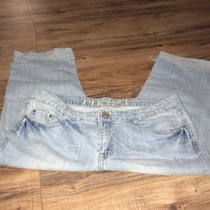 Rue 21 Brand women's jean capris